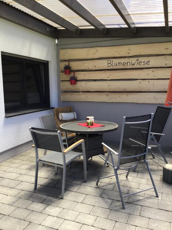 Ferienwohnungen "Blumenwiese" Dilinga Exterior foto